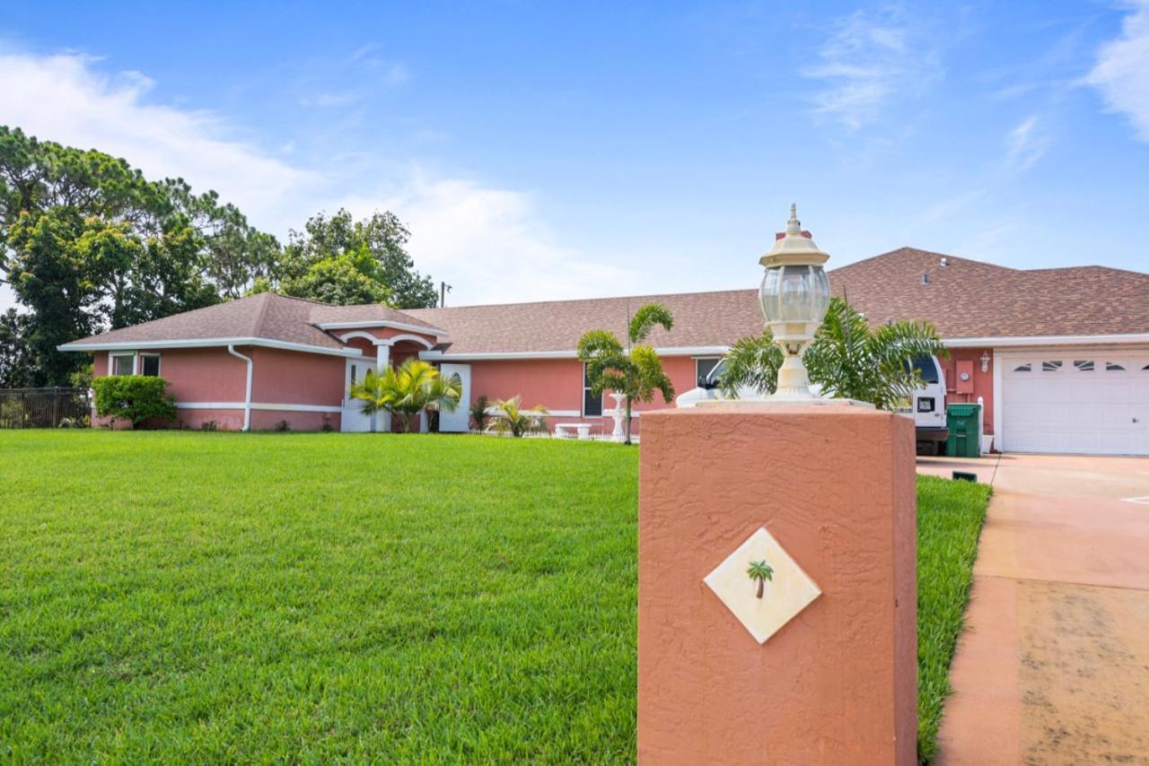 Carols Palm Hotel Port St. Lucie Exterior photo